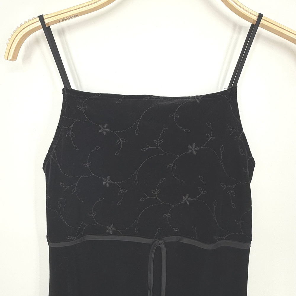 City Triangles Velvet Midi Dress Womens Small Black Floral Embroidery - Picture 3 of 9
